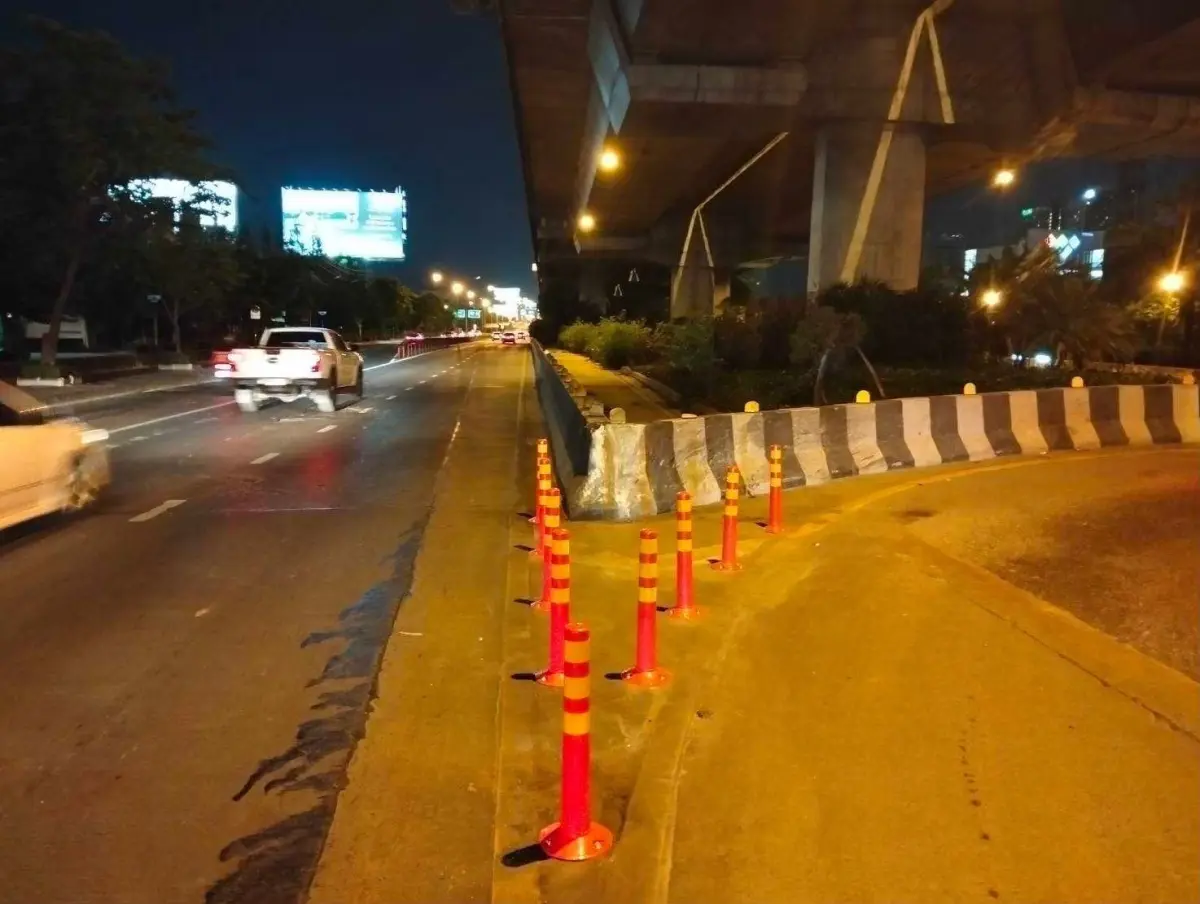 นายบัญชา สืบกระพัน ผู้อำนวยการเขตสวนหลวง กทม. กล่าวถึงมาตรการป้องกันอุบัติเหตุบริเวณใกล้ซอยพระราม 9 ซอย 57 หลังพบจุดดังกล่าวเกิดอุบัติเหตุบ่อยครั้ง เนื่องจากไม่มีป้ายไฟเตือน...