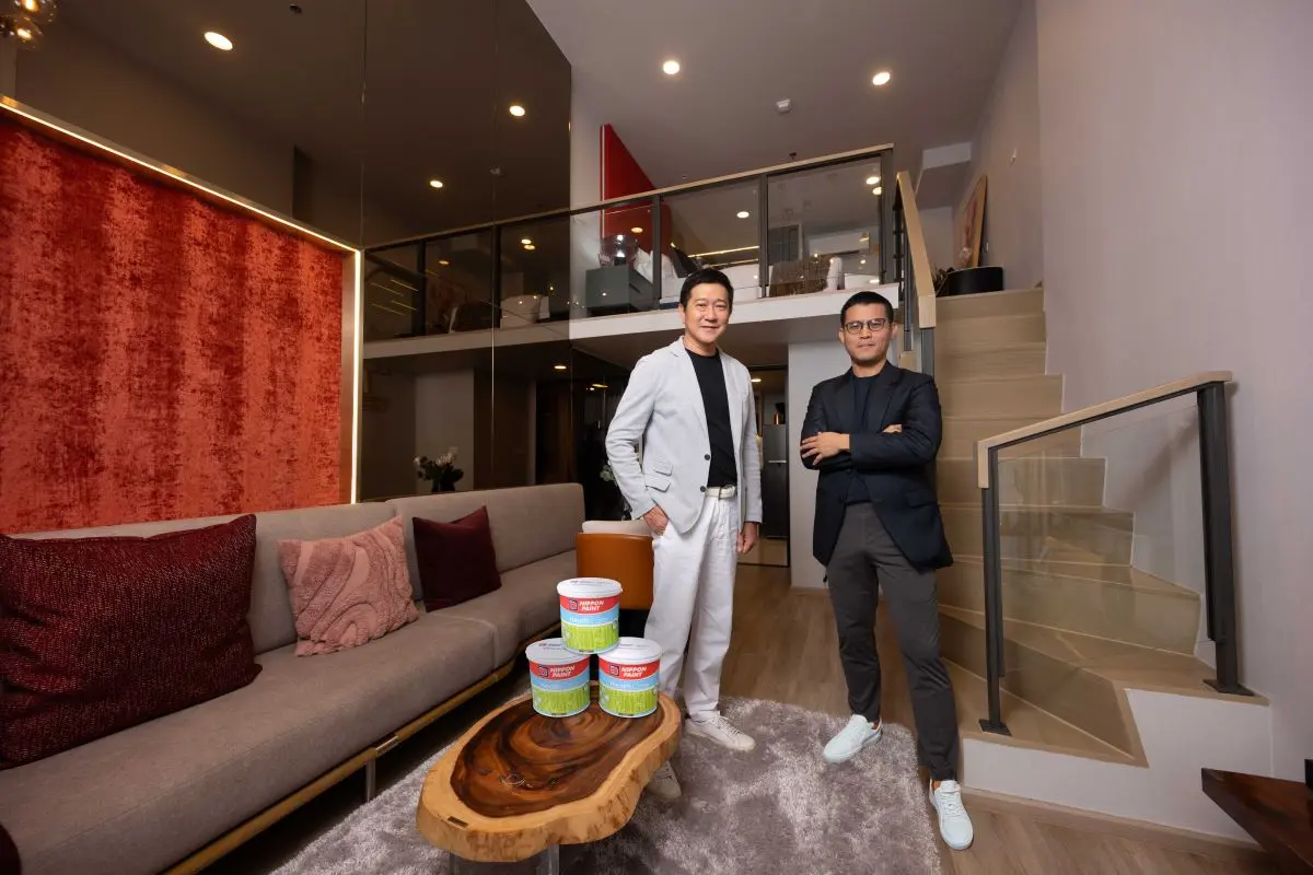 นายนัฐพล นาคสู่สุข (ขวา) กรรมการผู้จัดการใหญ่ สายงานธุรกิจบ้านจัดสรรและคอนโดมิเนียม 3 บริษัท อนันดา ดีเวลลอปเม้นท์ จำกัด (มหาชน) ผู้นำคอนโดติดรถไฟฟ้า มุ่งมั่นพัฒนาที่อยู่อาศัยเพื่อตอบโจทย์ชีวิตคน...