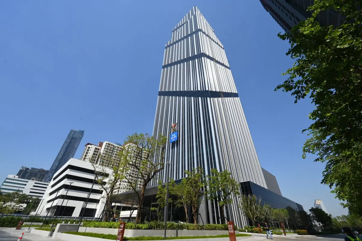 พื้นที่พระราม 9 ถูกจับตามองอย่างต่อเนื่องในฐานะย่านธุรกิจใหม่ของกรุงเทพฯ (New CBD) สะท้อนผ่านการขยายตัวของอาคารสำนักงานและโครงการเชิงพาณิชย์หลากหลายแห่ง บริษัท วี.วรรณ แอสเสท...