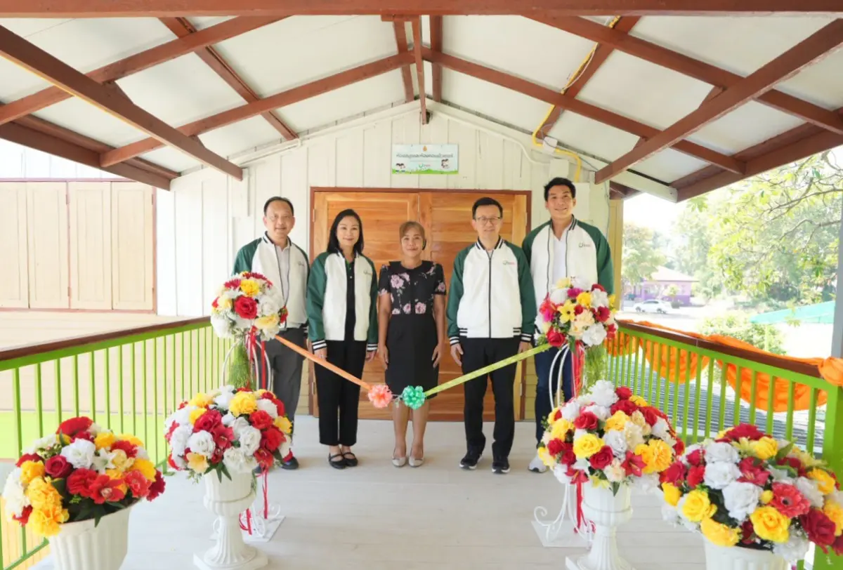 Bangchak Sriracha Public Company Limited (BSRC) has officially handed over a newly built library and computer room, equipped with educational computer sets, to Wat Pho School in Maha Rat District...