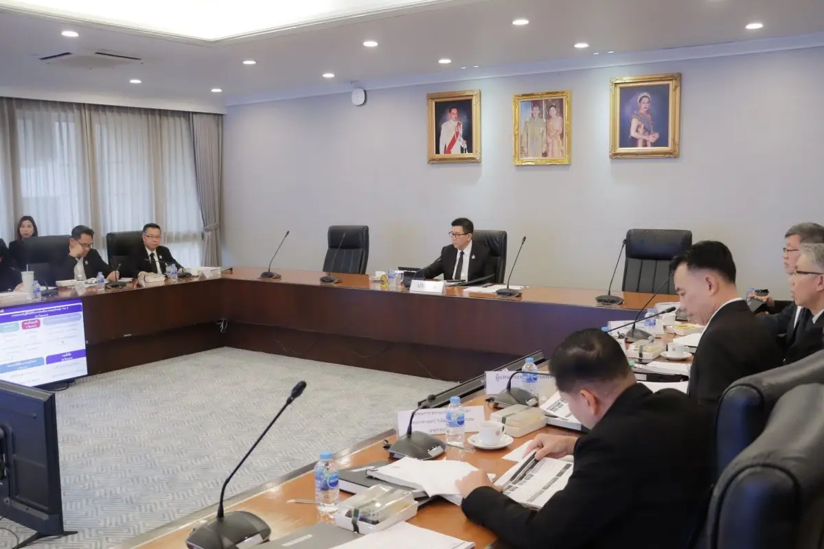 “เอกนิติ” นั่งหัวโต๊ะประชุมบีโอไอ อนุมัติเงินกองทุนเพิ่มขีดความสามารถในการแข่งขัน ล็อตใหญ่ 48 โครงการ วงเงินสนับสนุนรวม 2,500 ล้านบาท เดินหน้ายกระดับผู้ประกอบการไทยด้วยเทคโนโลยี ระบบอัต...
