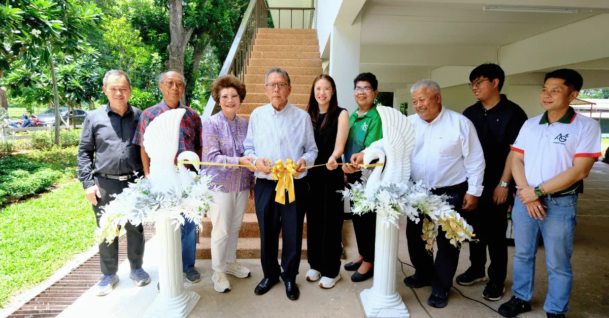 เครือบริษัทแสงทอง–อัครา ได้ส่งมอบ การปรับปรุงอาคารเรียนรวมสัตว์ปีกและสุกร สาขาวิชาสัตวศาสตร์ ภายหลังการปรับปรุงแล้วเสร็จเพื่อใช้เป็นสถานที่จัดการเรียนการสอนและสนับสนุนการศึกษาของ นักศึกษา...