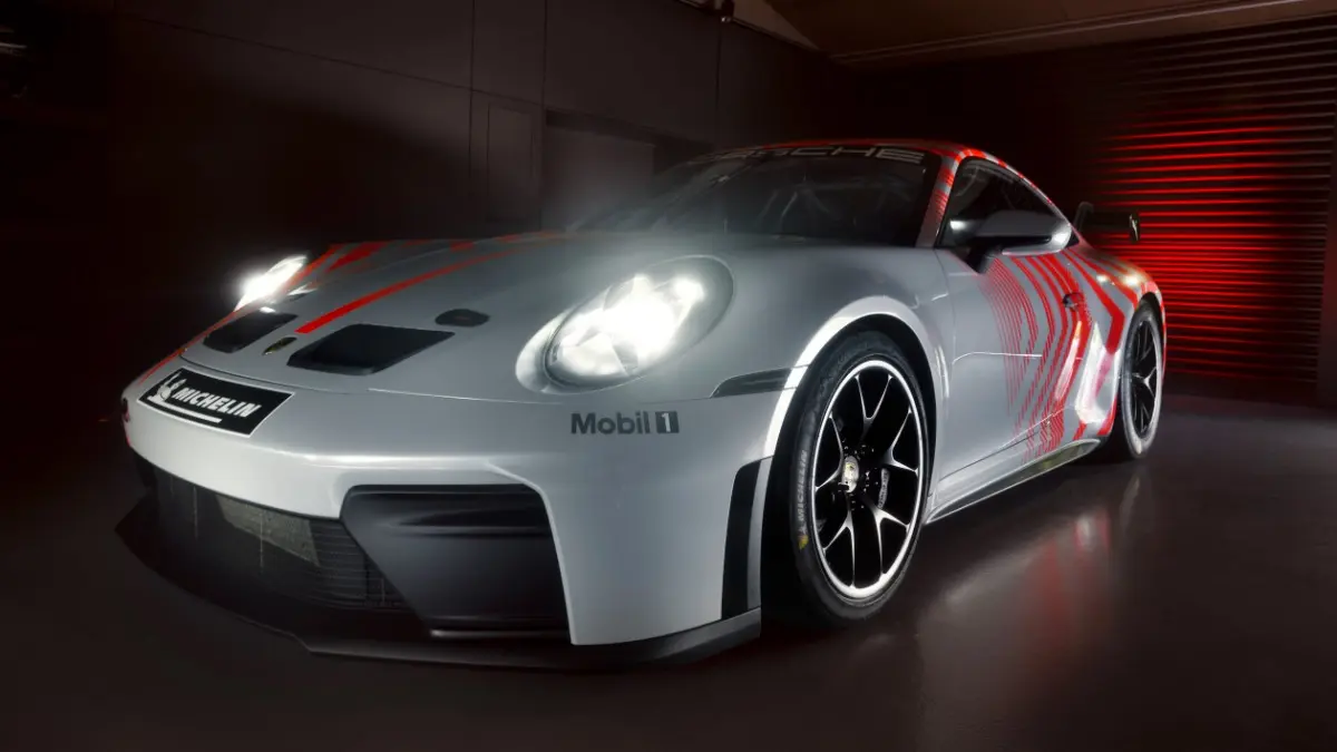 ปอร์เช่ เอจี (Porsche AG) นำเสนออีกหนึ่งทางเลือกใหม่สำหรับลูกค้าที่เข้าร่วมการแข่งขันมอเตอร์สปอร์ต โดย 911 Challenge ได้ผสานดีเอ็นเอของ 911 GT3 รุ่นปัจจุบันเข้ากับรถแข่ง ด้วยเทคโน...