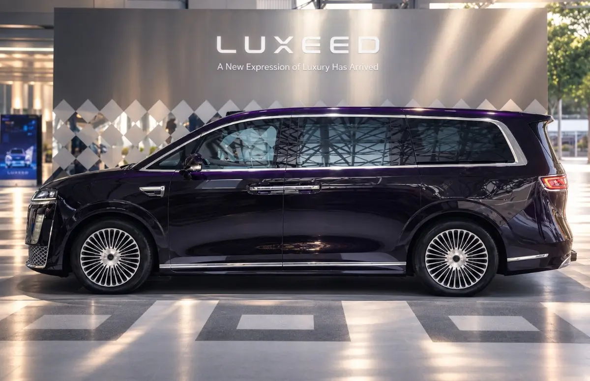 กับ 4 จุดเด่นหลักที่จะมายกระดับนิยามใหม่แห่ง Luxury Intelligent MPV LUXEED (ลักซีดด์) แบรนด์รถยนต์ระดับไฮเอนด์จากเชอรี่ กรุ๊ป (Chery Group) เผยโฉมรถยนต์ MPV ระดับลักชัวรี LUXEED EHV (V9...